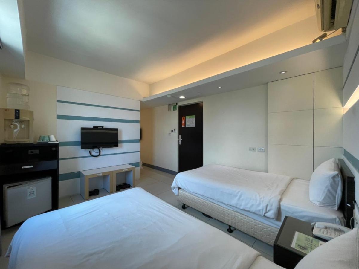 Kiwi Express Hotel - Kaohsiung Station Esterno foto