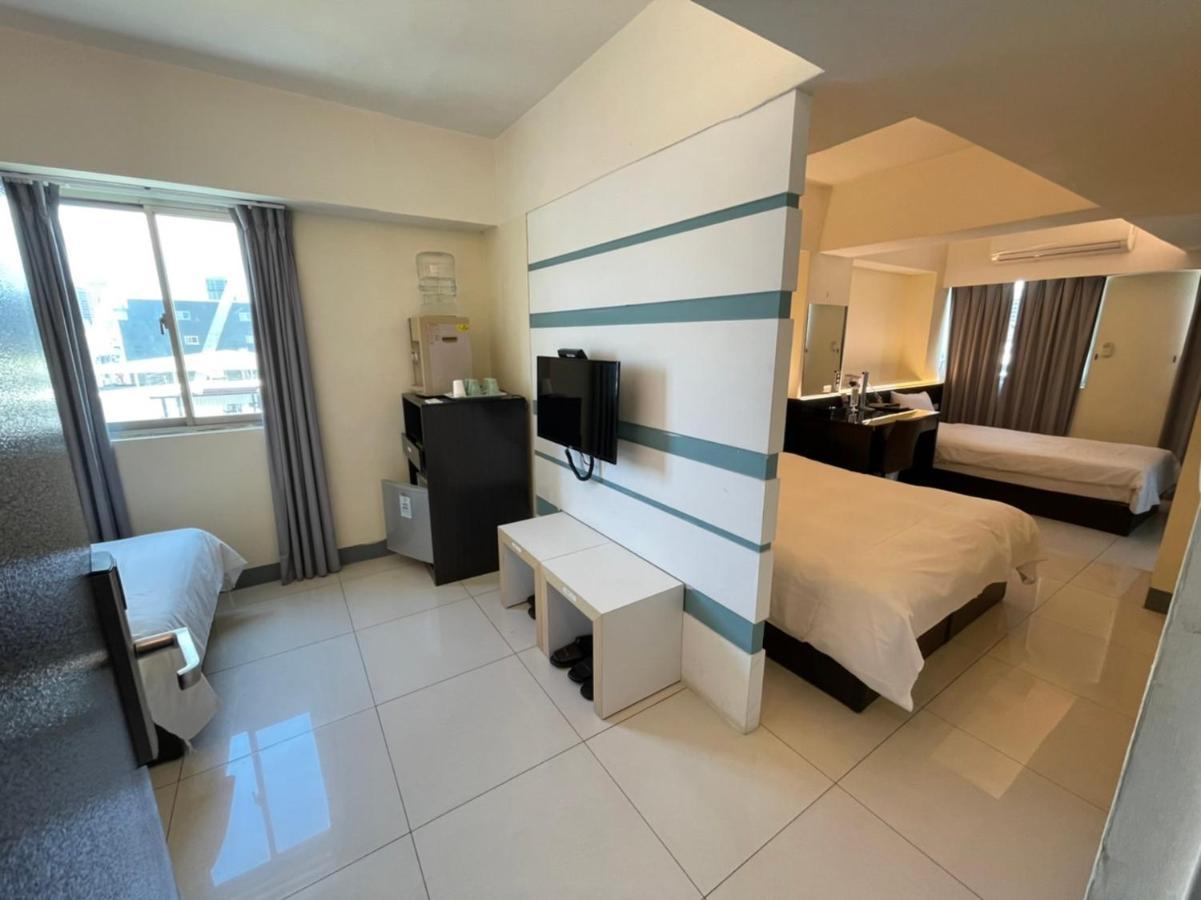 Kiwi Express Hotel - Kaohsiung Station Esterno foto