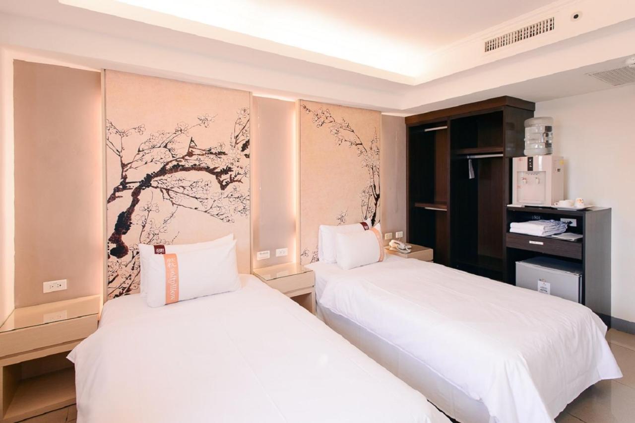 Kiwi Express Hotel - Kaohsiung Station Esterno foto