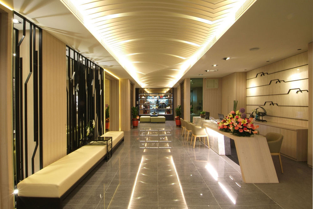 Kiwi Express Hotel - Kaohsiung Station Esterno foto