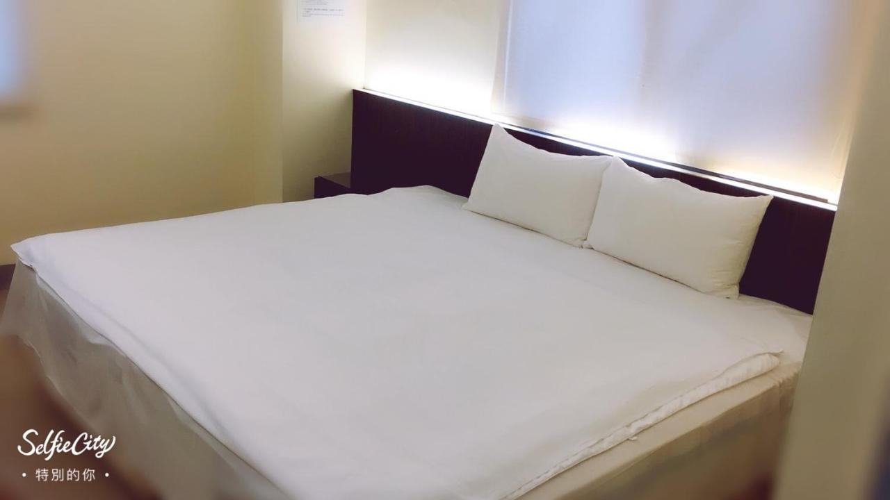 Kiwi Express Hotel - Kaohsiung Station Esterno foto