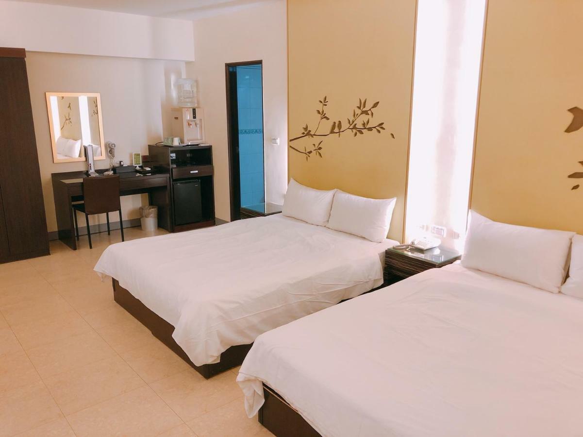 Kiwi Express Hotel - Kaohsiung Station Esterno foto