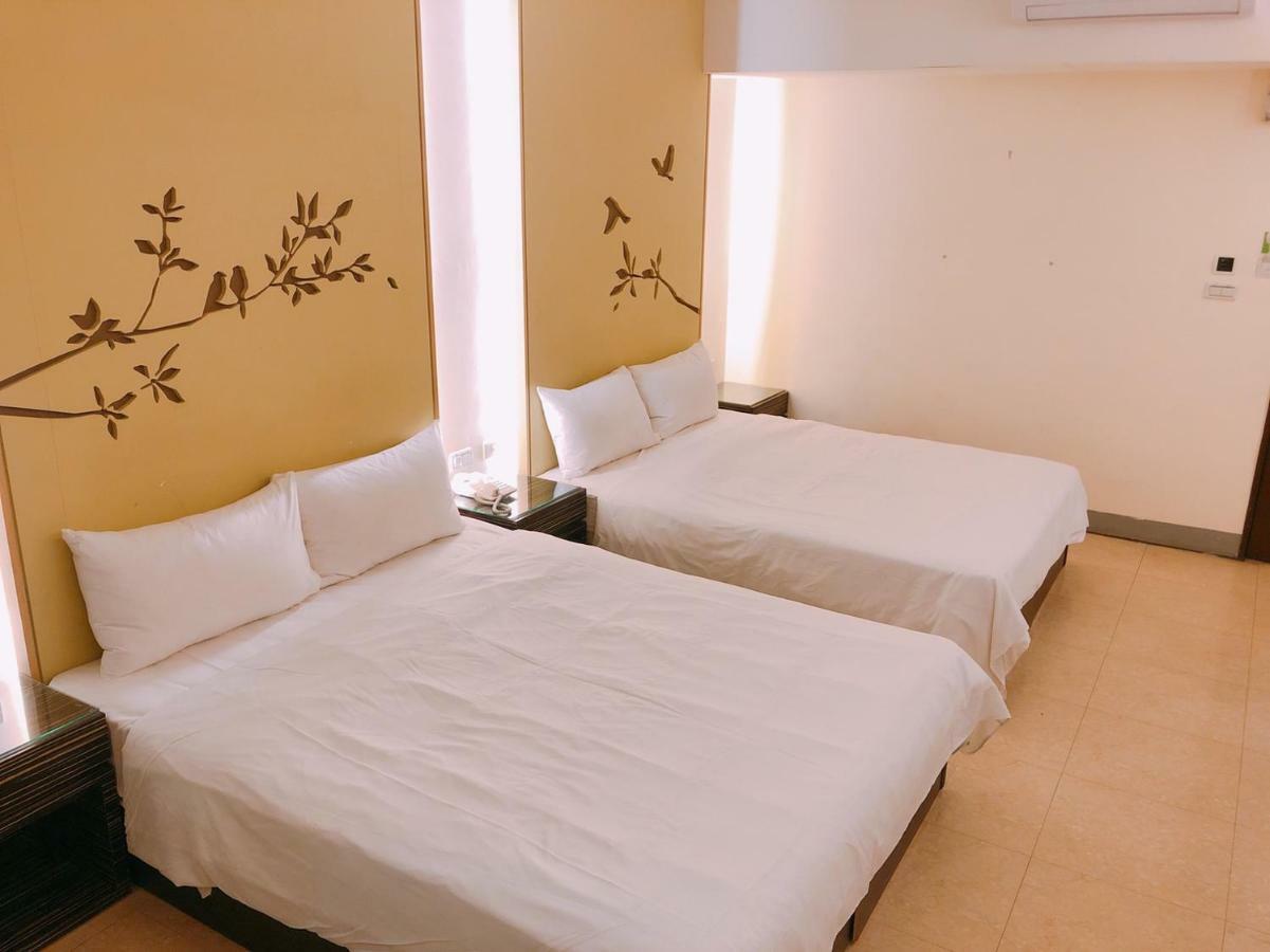 Kiwi Express Hotel - Kaohsiung Station Esterno foto